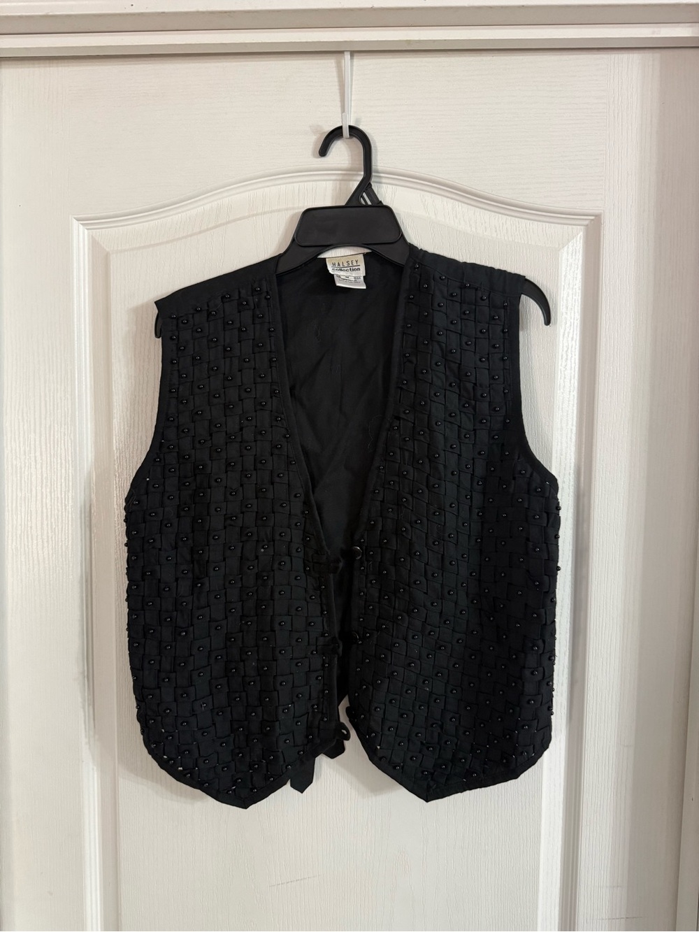 Halsey Collection Women’s Black Beaded Vest Sz M. JN-215